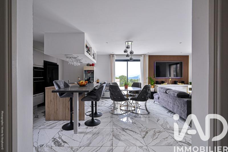 Maison - 88 m² - 4 pièces