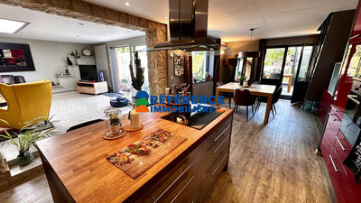 Maison - 193 m² - 5 pièces