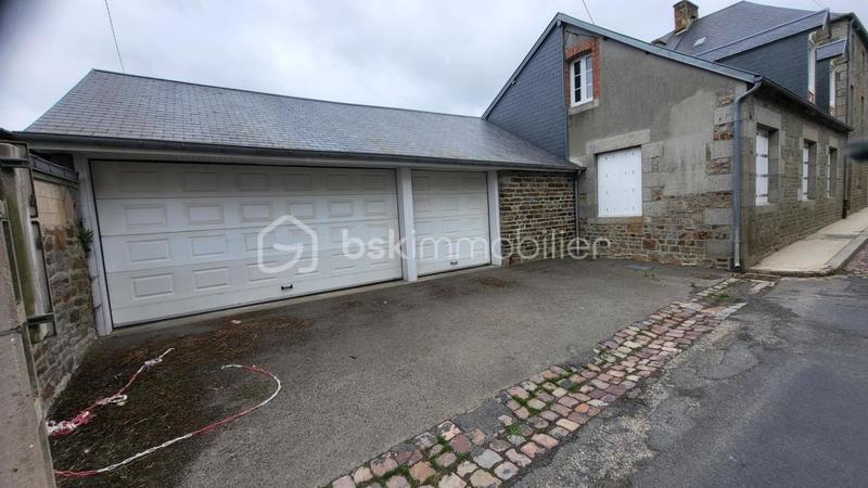Maison de village - 200 m² - 9 pièces