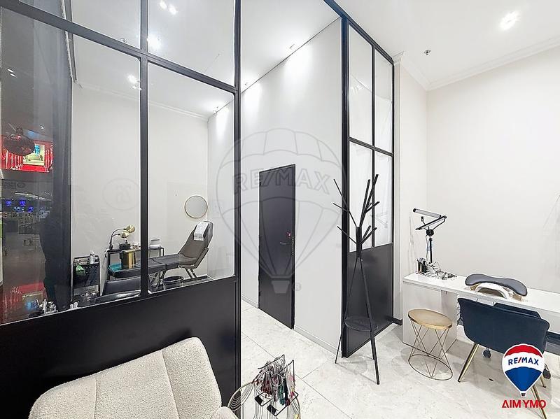 Local commercial - 44 m² - 4 pièces