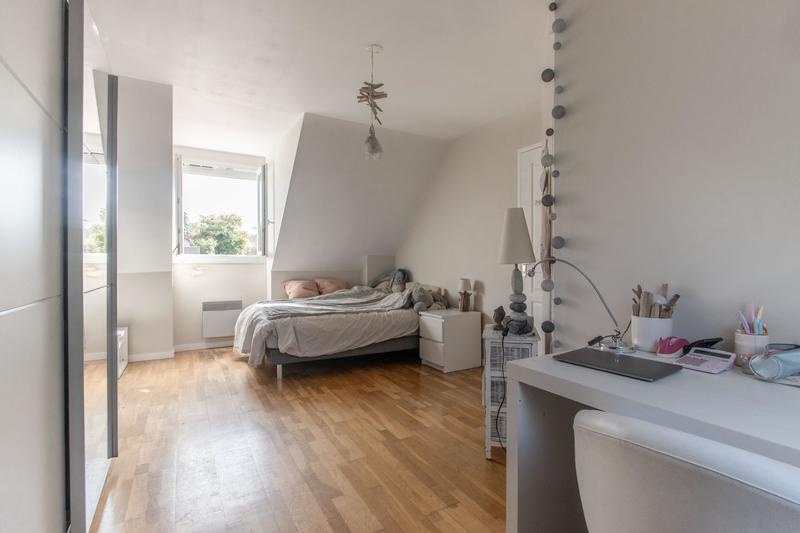 Maison contemporaine - 140 m² - 7 pièces