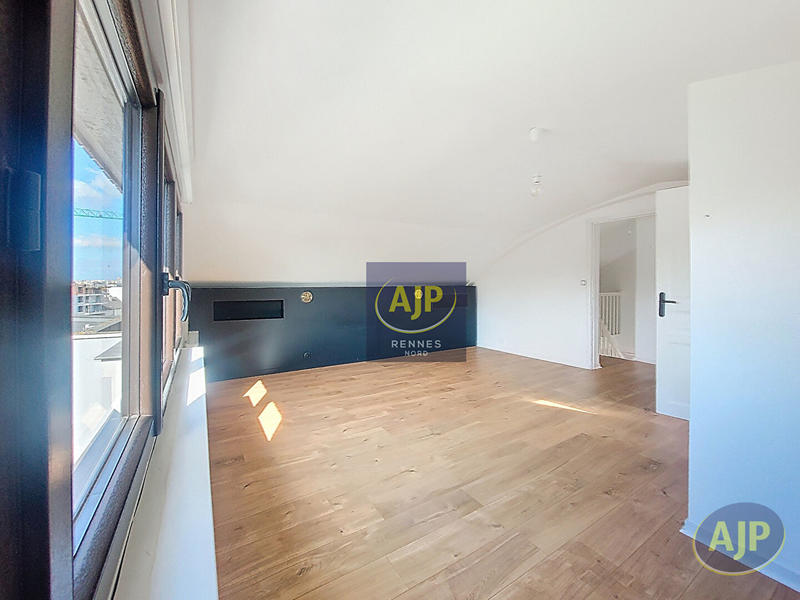 Appartement - 90 m² - 3 pièces