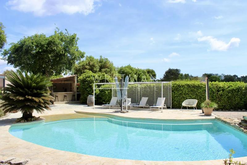 Maison - 227 m² - 8 pièces