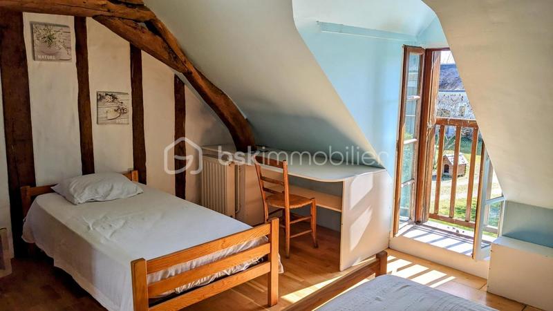 Propriété - 197 m² - 11 pièces