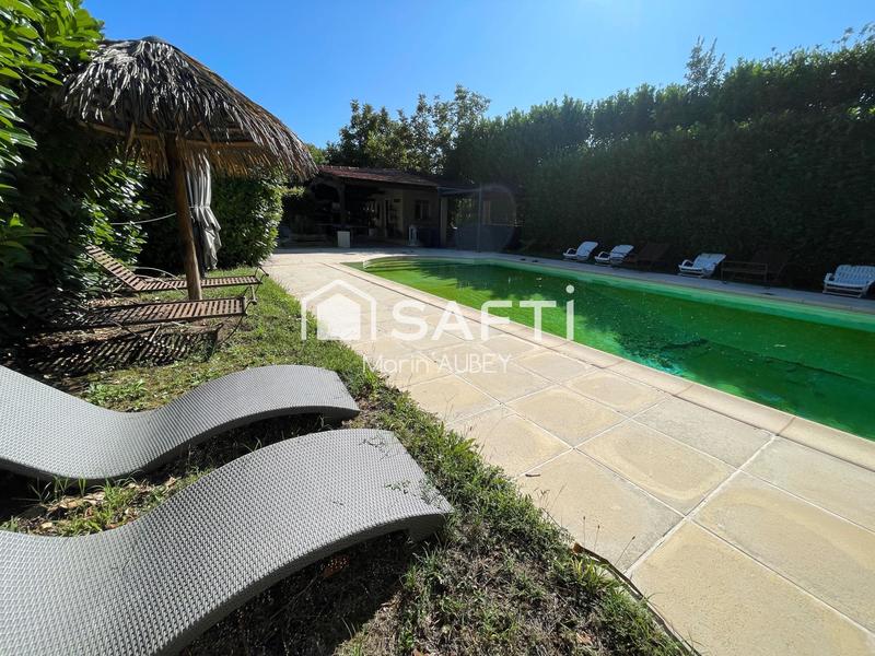 Maison de maîtres - 331 m² - 12 pièces