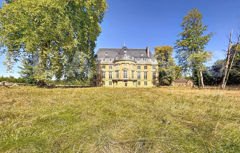 Château - 4 746 m² - 40 pièces