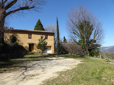 Propriété - 330 m² - 15 pièces