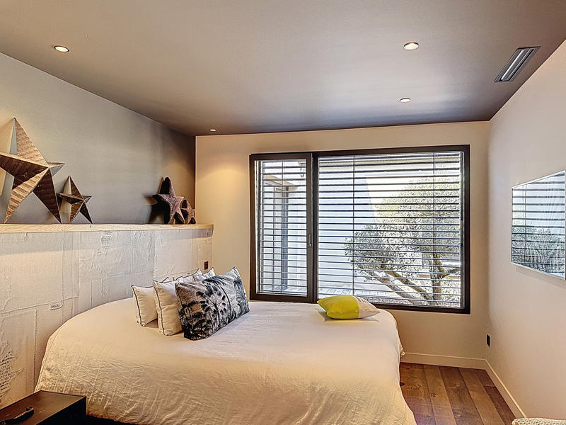 Maison - 243 m² - 8 pièces