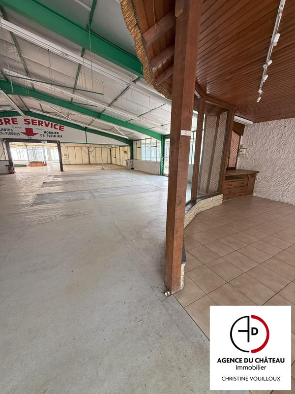 Local commercial - 825 m² - 6 pièces