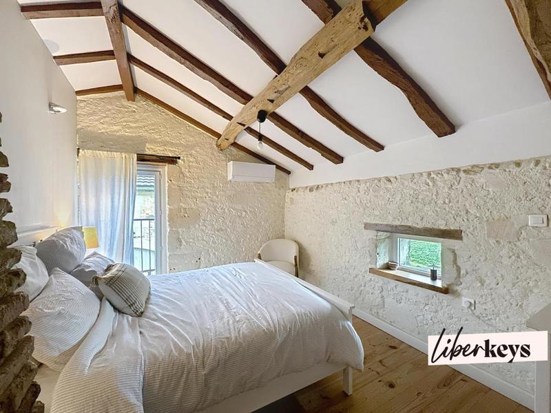 Propriété - 212 m² - 9 pièces