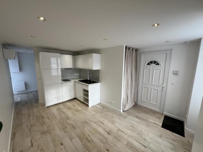 Studio - 24 m² - 1 pièce