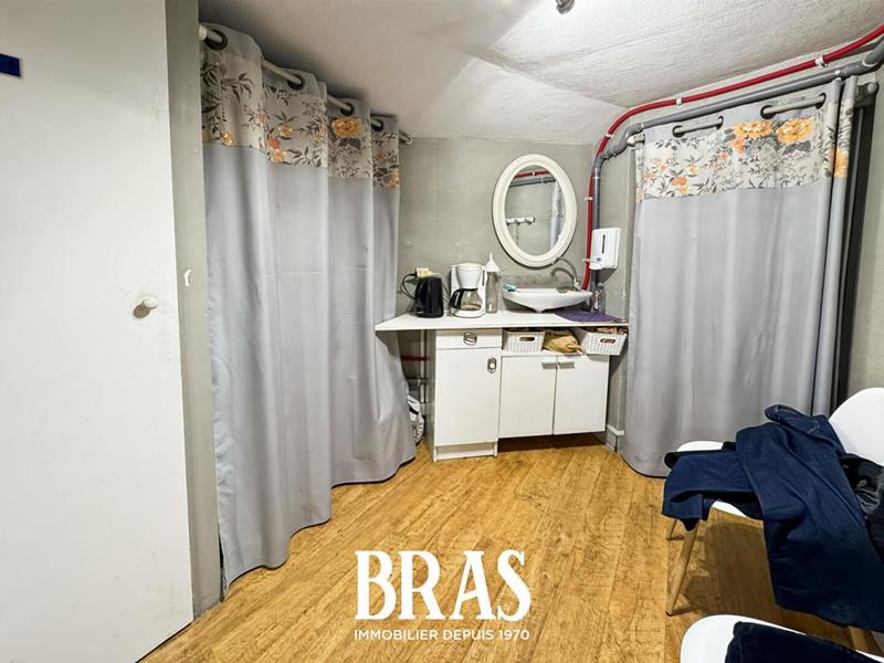 Local commercial - 237 m²