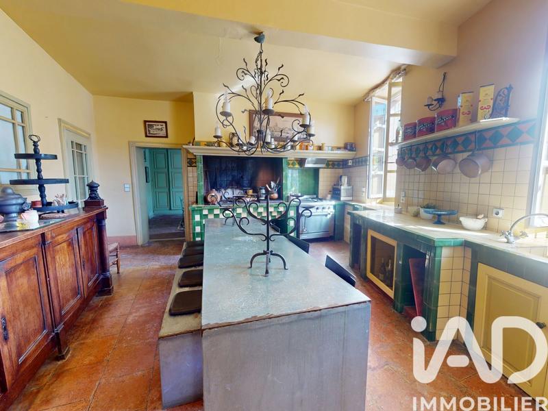 Maison - 401 m² - 16 pièces