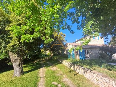 Maison en pierre - 273 m² - 7 pièces