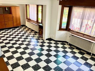 Maison - 141 m² - 6 pièces