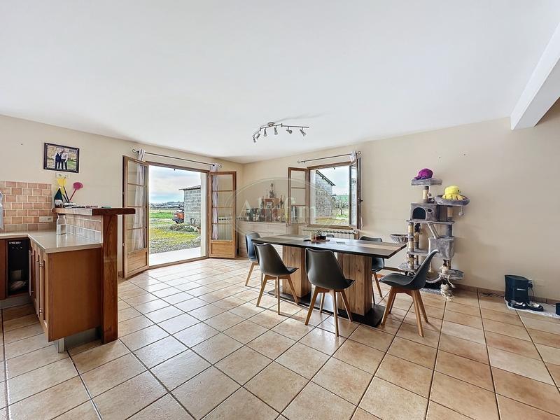 Maison - 257 m² - 11 pièces