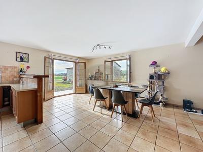 Maison - 257 m² - 11 pièces