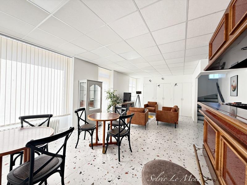 Maison - 459 m² - 14 pièces