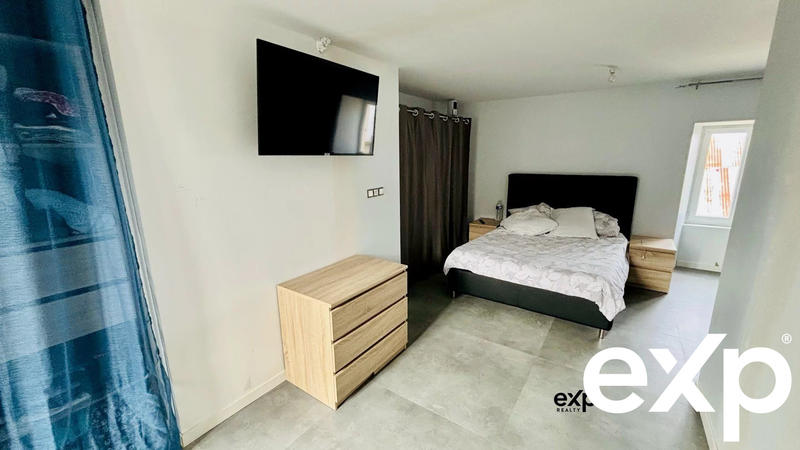 Maison traditionnelle - 185 m² - 6 pièces