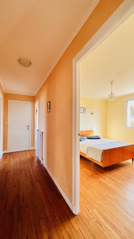 Maison - 220 m² - 11 pièces