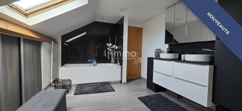 Maison - 232 m² - 6 pièces
