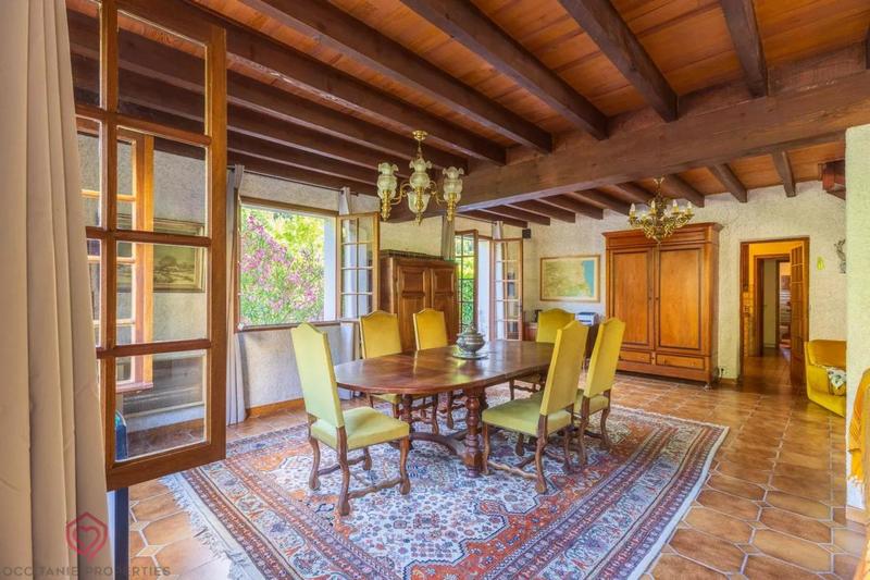 Propriété - 236 m² - 9 pièces