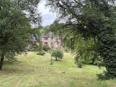 Château - 512 m² - 15 pièces