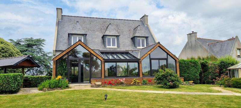 Maison - 283 m² - 13 pièces