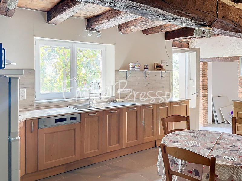 Maison - 266 m² - 9 pièces