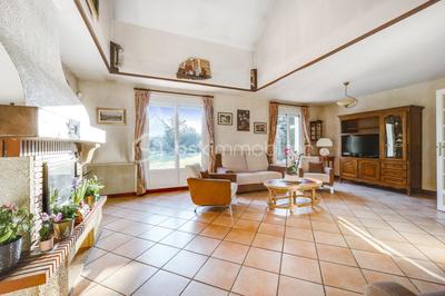 Maison - 159 m² - 7 pièces