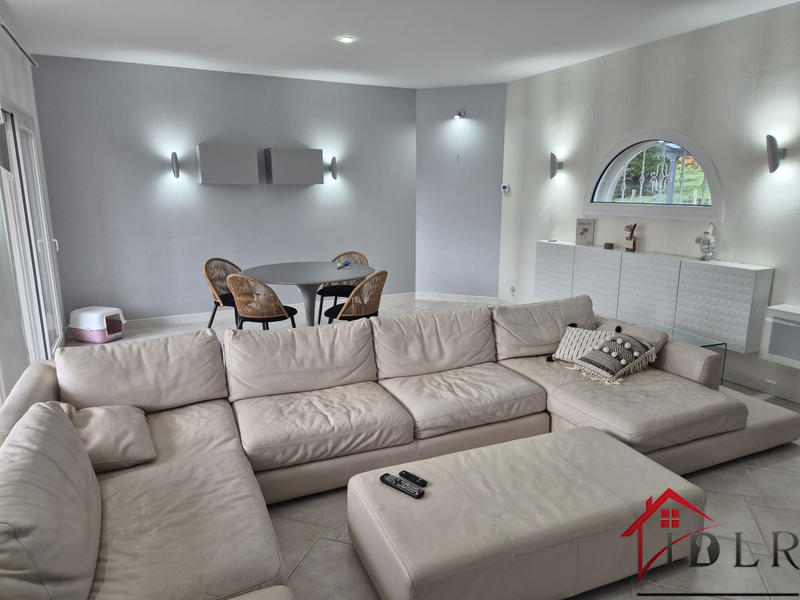 Maison - 142 m² - 7 pièces