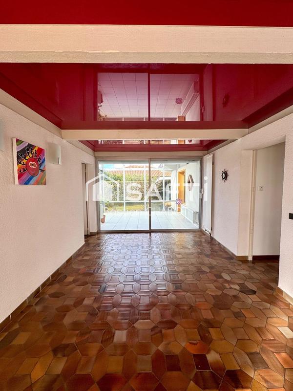 Maison - 252 m² - 6 pièces