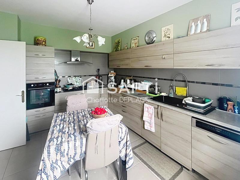 Maison - 207 m² - 9 pièces