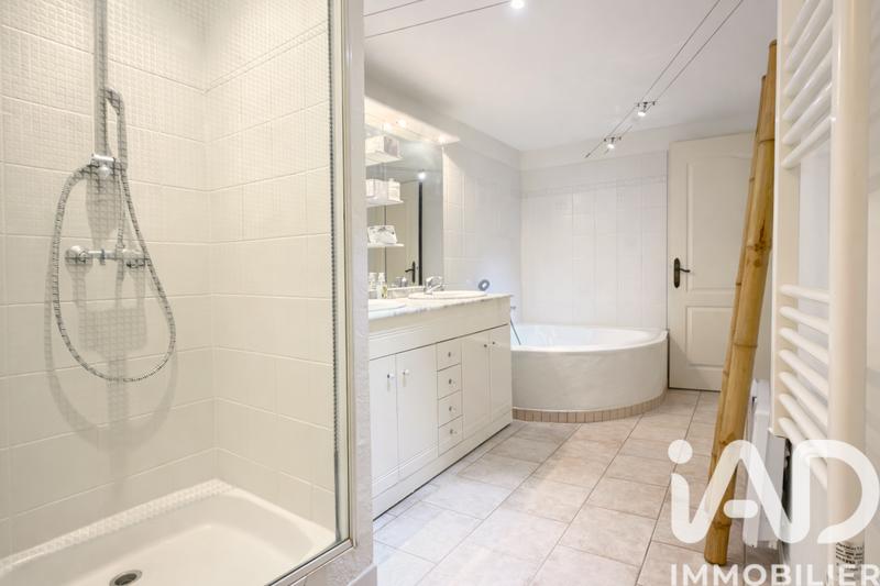 Appartement - 160 m² - 6 pièces