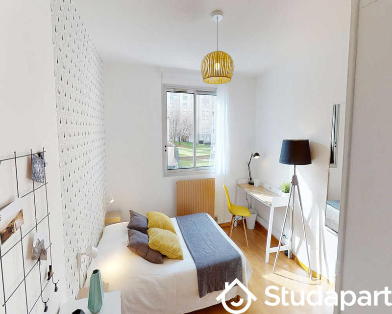 Chambre - 80 m² - 1 pièce