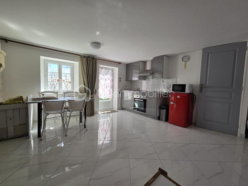 Propriété - 245 m² - 7 pièces