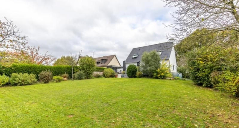 Maison - 104 m² - 6 pièces