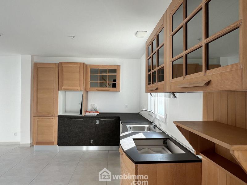 Maison - 90 m² - 5 pièces