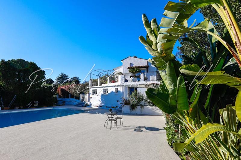 Maison - 170 m² - 6 pièces