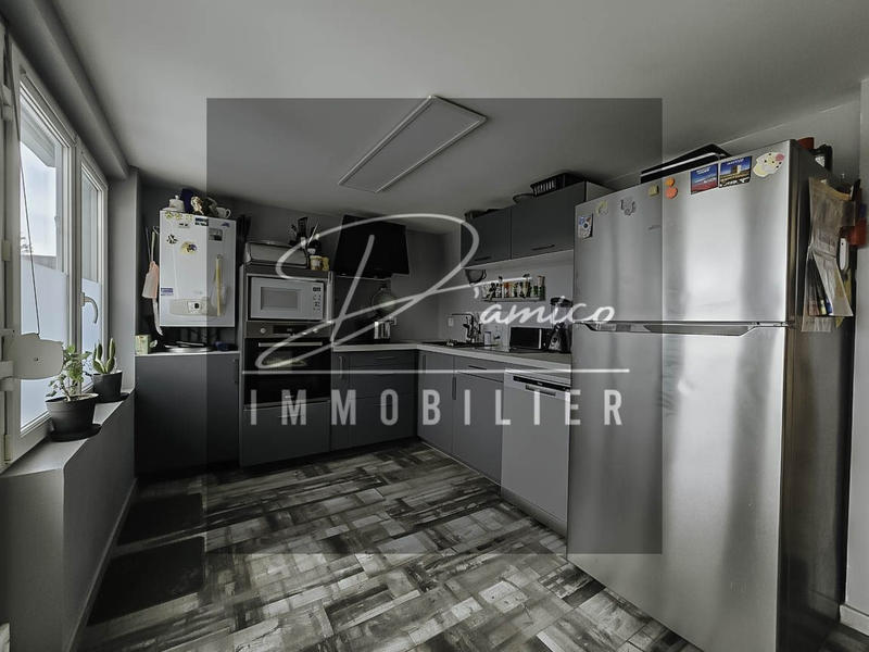 Maison - 122 m² - 8 pièces