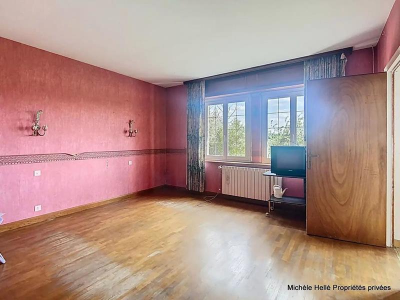 Maison - 210 m² - 7 pièces