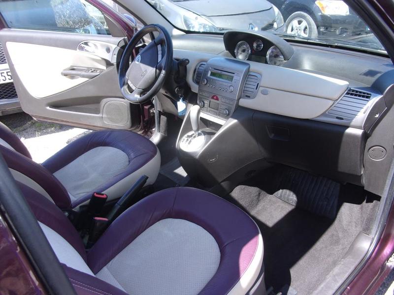 Lancia Ypsilon 1,4 Platino Boite Auto