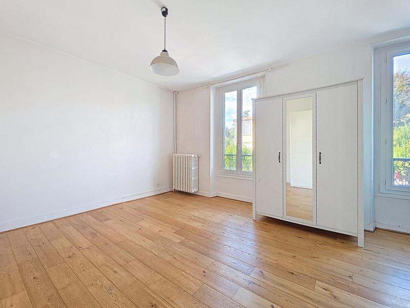 Maison - 317 m² - 9 pièces