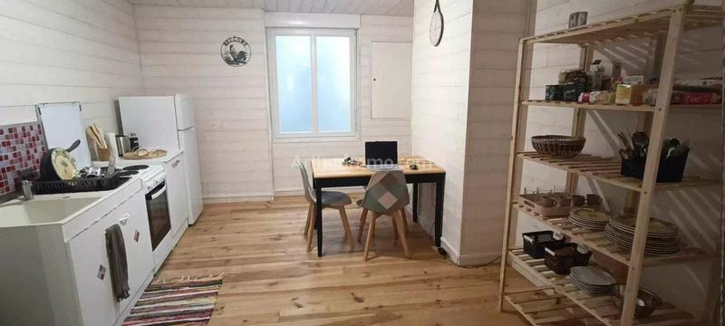 Immeuble - 211 m² - 9 pièces