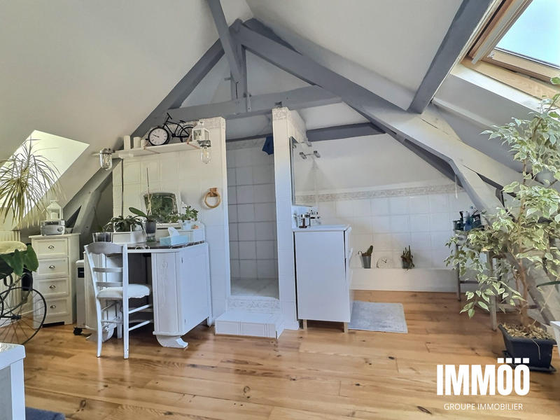 Maison - 352 m² - 8 pièces