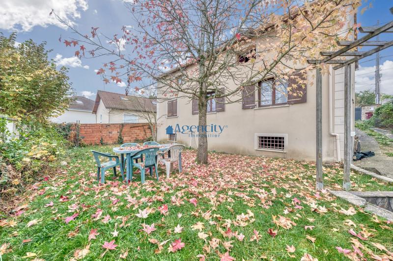 Maison - 178 m² - 8 pièces