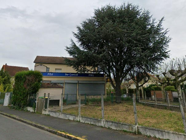 Local commercial - 136 m² - 3 pièces