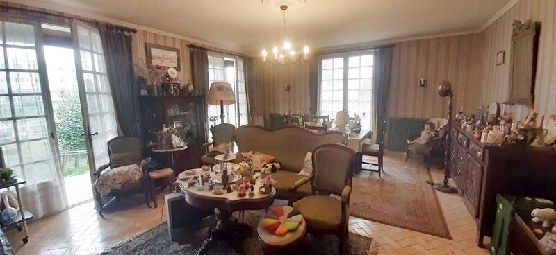 Maison - 215 m² - 8 pièces