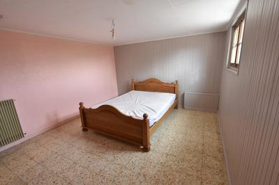 Maison - 102 m² - 9 pièces