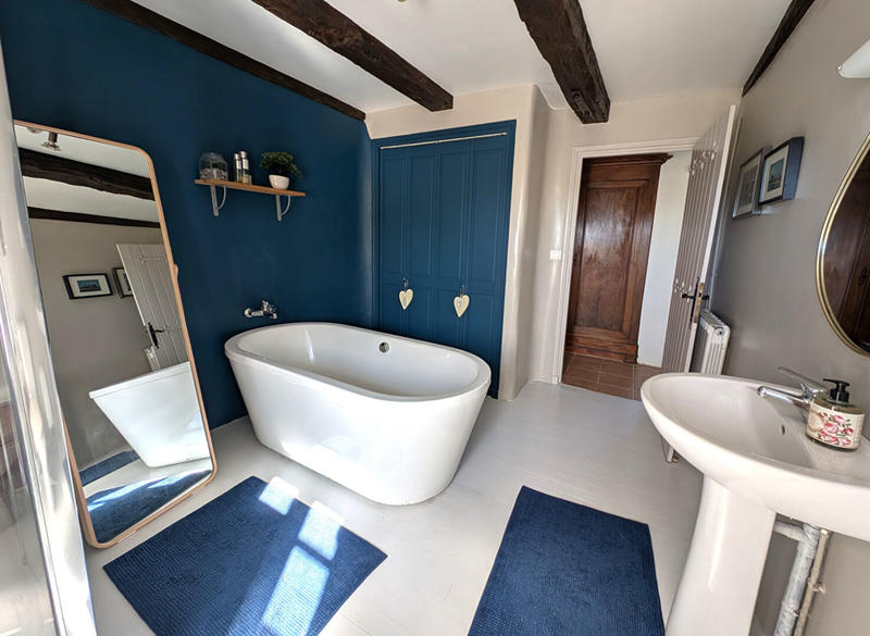 Maison - 246 m² - 9 pièces